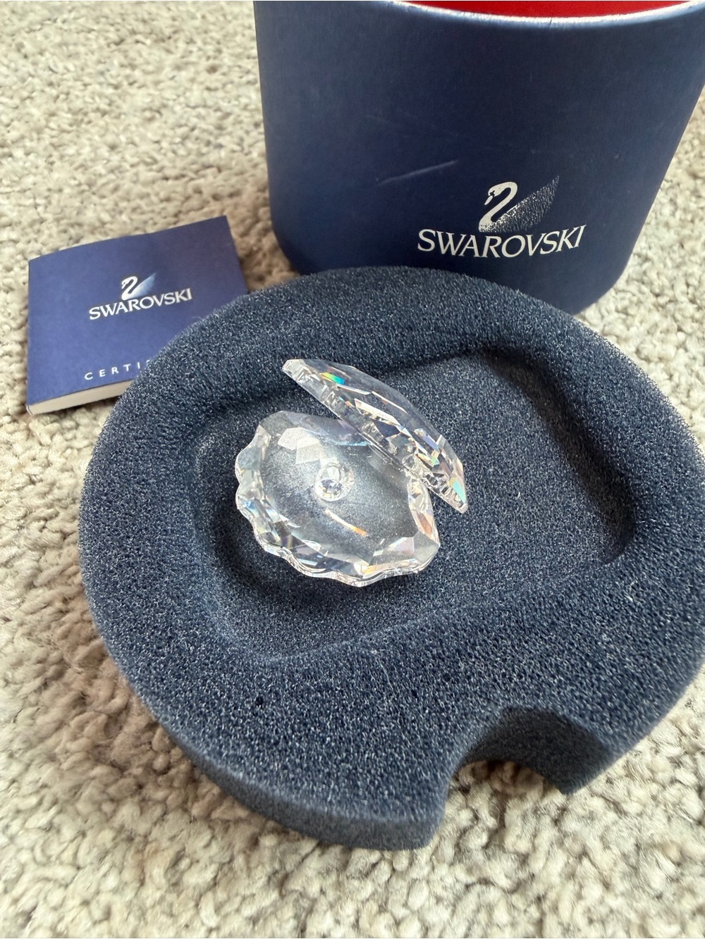 Swarovski Clear Crystal Clam with Crystal Pearl Figurine